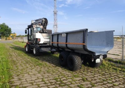 Hydrema mit Rückeanhänger